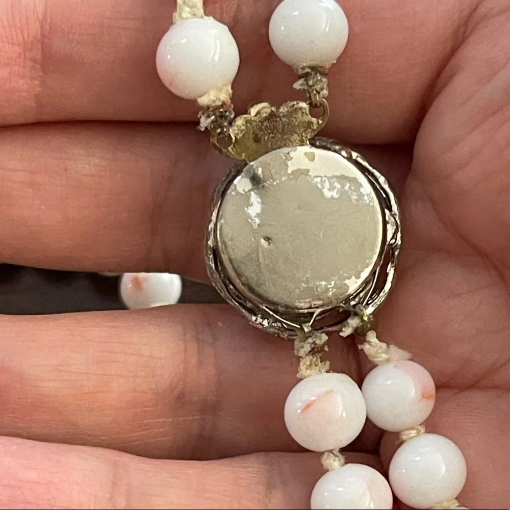 1950s two strand Japanese faux angel skin coral bead necklace - Picture 9 of 9